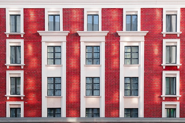 hourly energy consumption line graph showing peak and off-peak patterns for residential building in Canada